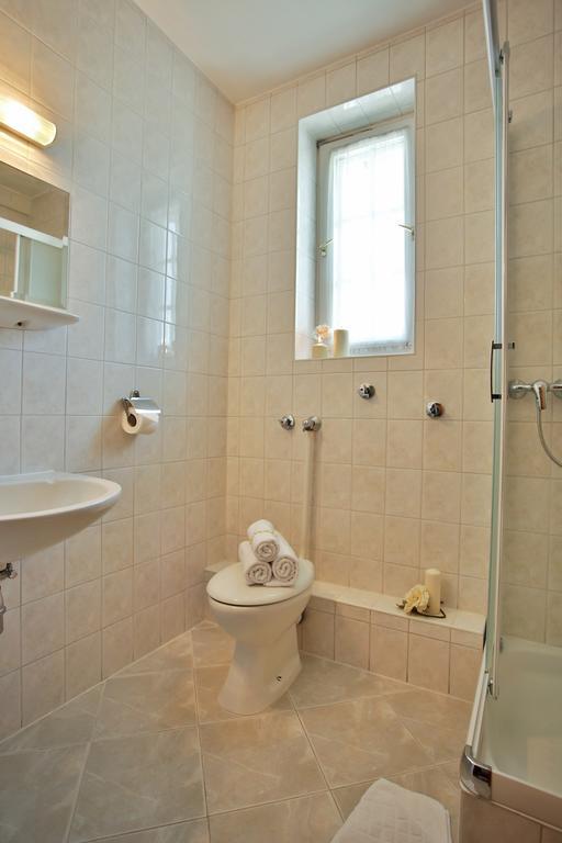 Hotel Rittinger Bonyhád Esterno foto