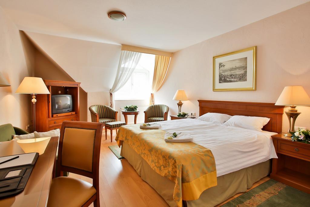 Hotel Rittinger Bonyhád Camera foto