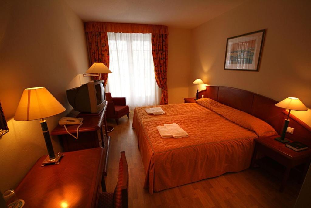 Hotel Rittinger Bonyhád Esterno foto